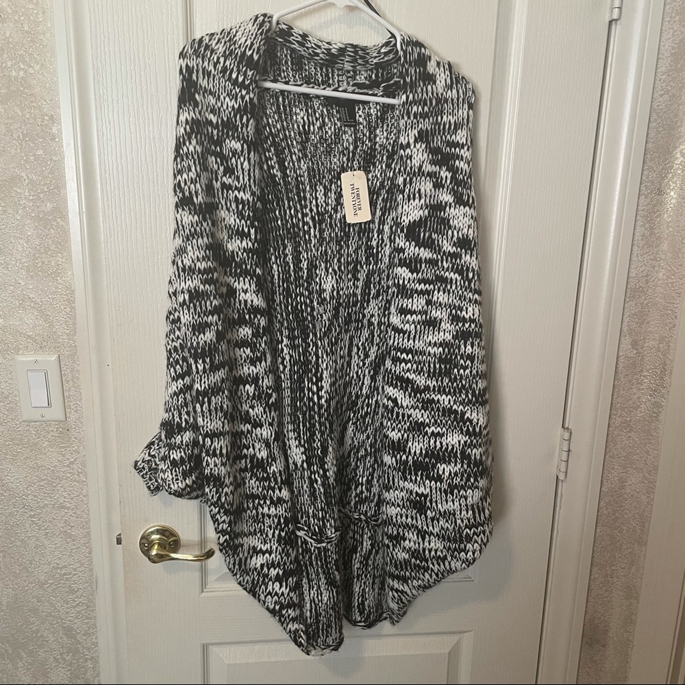 Forever 21 sweater medium NWT